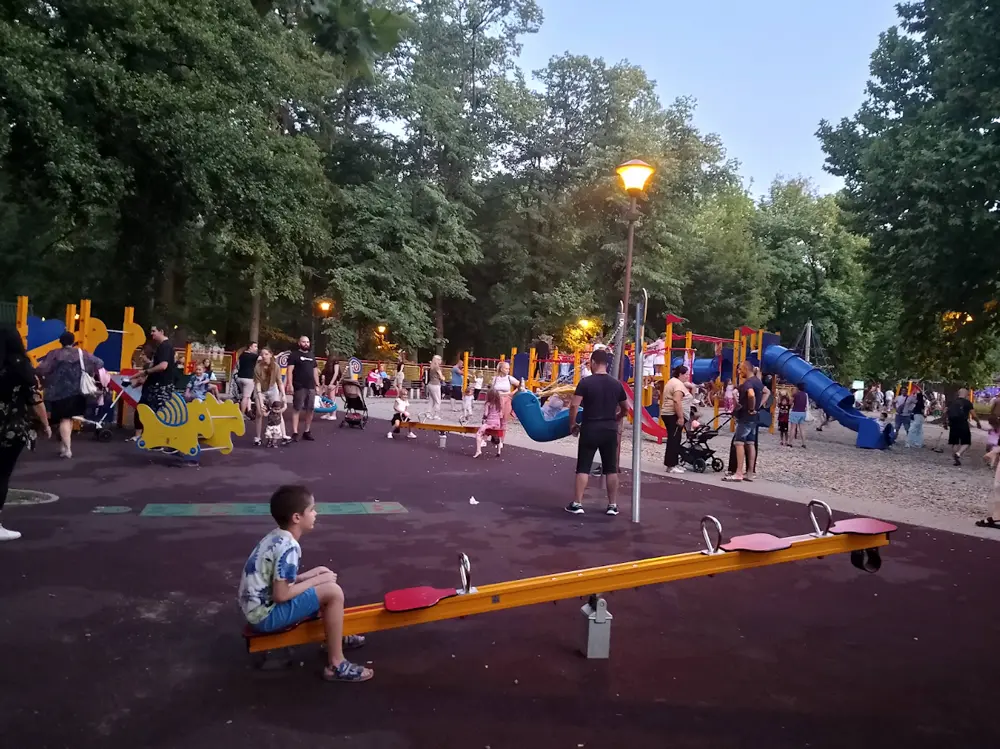 Sam na klackalici